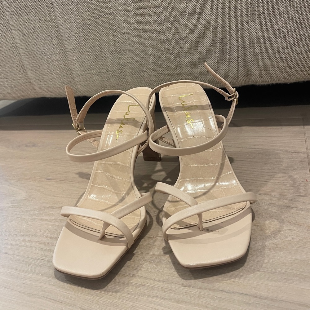 Lulus bone color heels